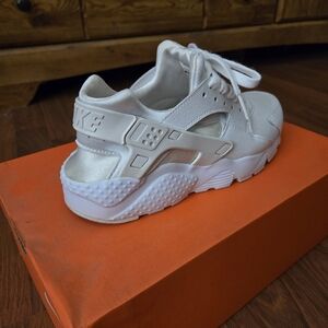 Nike White Retro Athletic Huarache-Style Sneaker